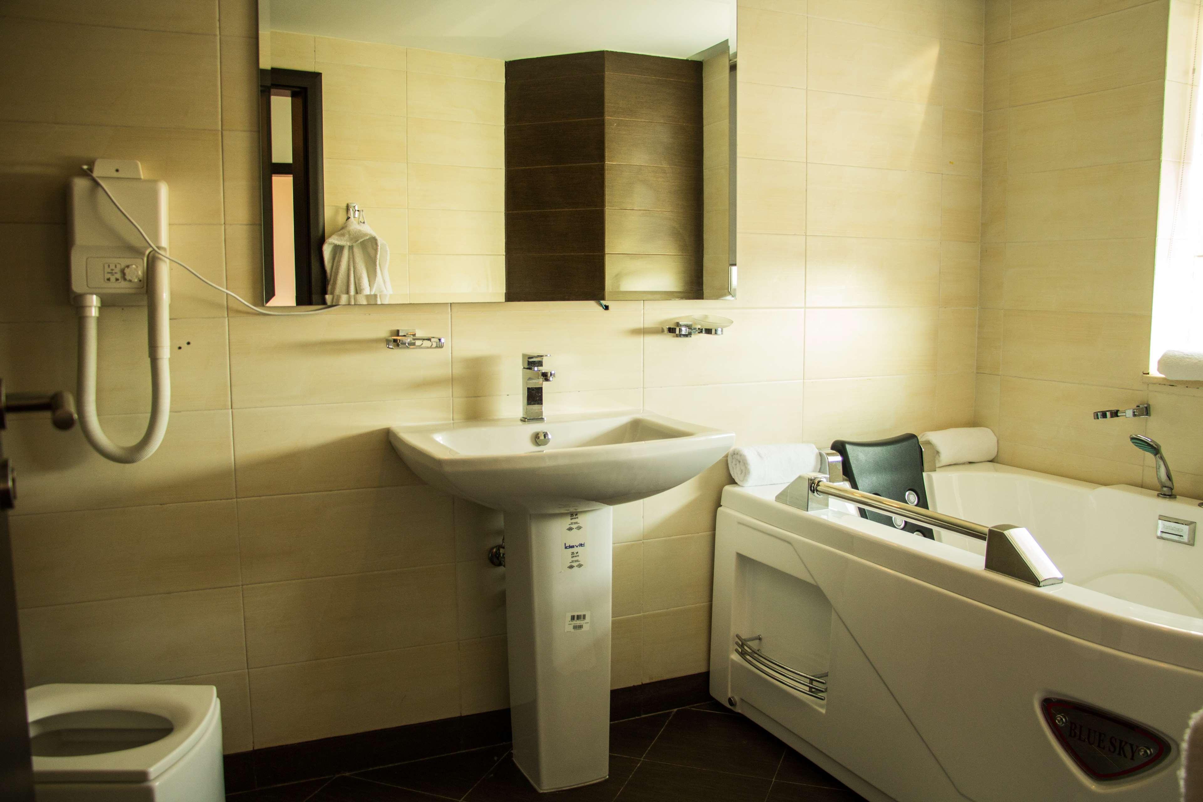 Western Galla Hotel 4*